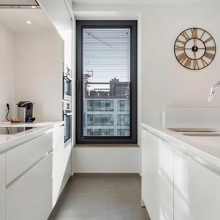 Ensor Tower - Adembenemend App In Trendy Stadswijk Apartment *